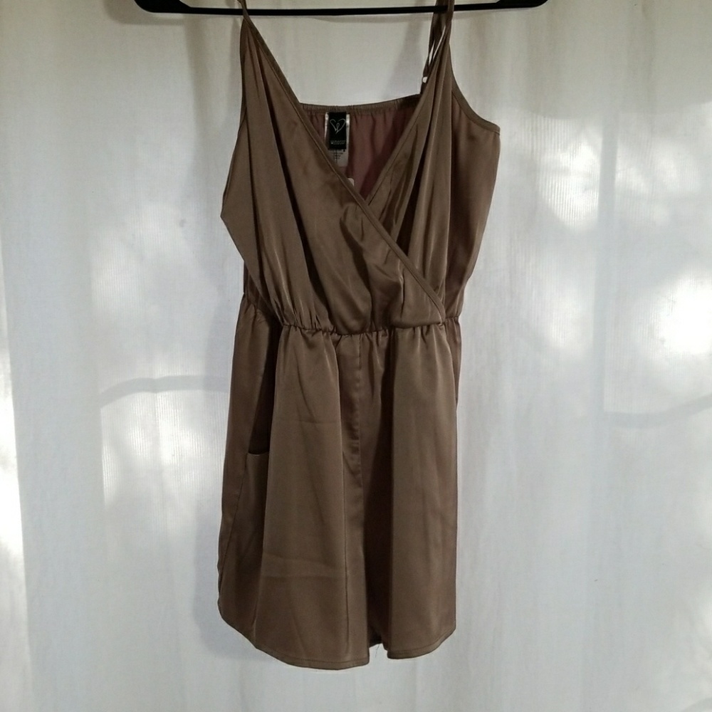 Satin like romper from windsor